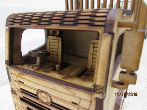 1:32 SCALE HINO 500 TIMBER TRUCK WITH TRAILER - LOT 771Y