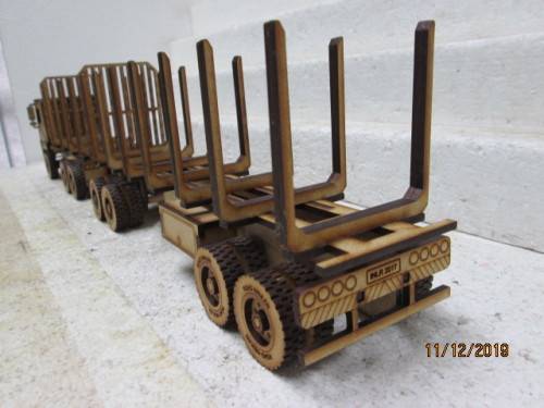 1:32 SCALE HINO 500 TIMBER TRUCK WITH TRAILER - LOT 771Y