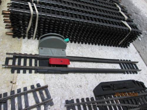 HO SCALE : LIMA TRACK x1 BEERBOX x 68 PIECES - LOT 12Z