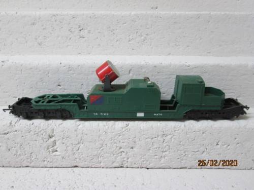 OO SCALE : TRI-ANG ARMY SET (EXTRA HEAVY LOW WELL WAGON WITH SEARCHLIGHT) - LOT 402z