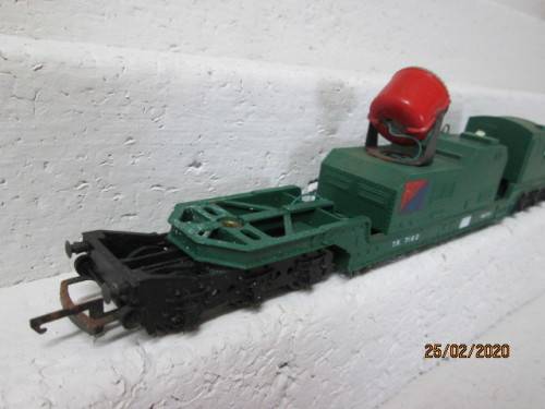 OO SCALE : TRI-ANG ARMY SET (EXTRA HEAVY LOW WELL WAGON WITH SEARCHLIGHT) - LOT 402z
