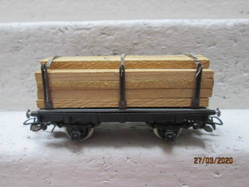 HO SCALE : RIVAROSSI OPEN WAGON WITH WOOD LOAD (BOXED) - LOT 633z