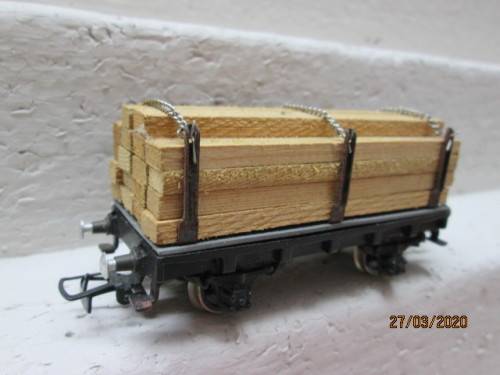 HO SCALE : RIVAROSSI OPEN WAGON WITH WOOD LOAD (BOXED) - LOT 633z