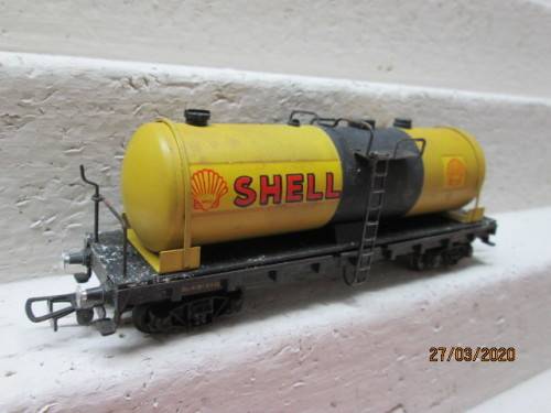 HO SCALE : RIVAROSSI SHELL TANKER (BOXED) - LOT 634z