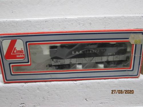 HO SCALE : LIMA SAR SILVER OZ BOX CAR WITH TARP (BOXED) - LOT 646z