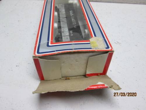 HO SCALE : LIMA SAR SILVER OZ BOX CAR WITH TARP (BOXED) - LOT 646z