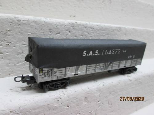 HO SCALE : LIMA SAR SILVER OZ BOX CAR WITH TARP (BOXED) - LOT 646z