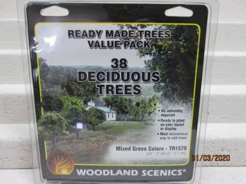 HO SCALE : WOODLAND SCENICS : x38 DECIDUOUS TREES (BOXED) - LOT 845z