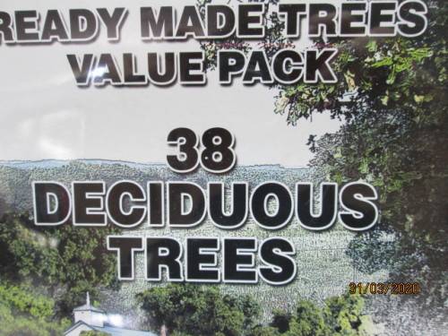 HO SCALE : WOODLAND SCENICS : x38 DECIDUOUS TREES (BOXED) - LOT 845z
