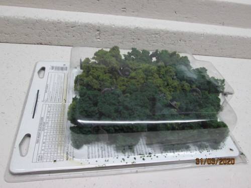 HO SCALE : WOODLAND SCENICS : x23 DECIDUOUS TREES (BOXED) - LOT 846z