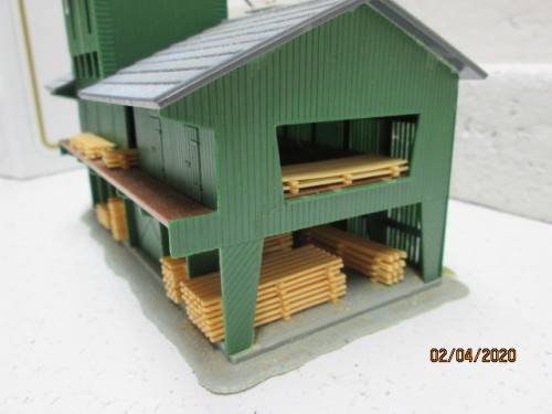 HO SCALE : MODELPOWER - LUMBER YARD (BOXED) - LOT 34AA