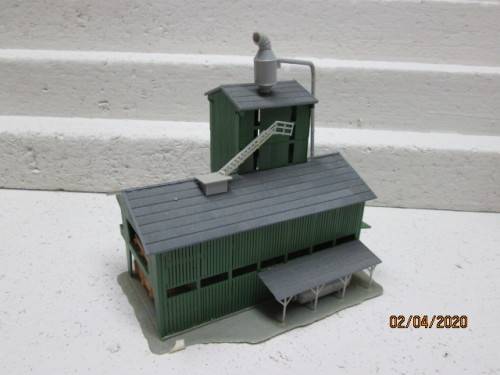 HO SCALE : MODELPOWER - LUMBER YARD (BOXED) - LOT 34AA