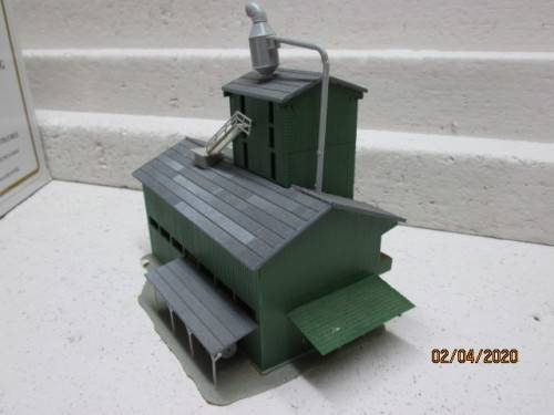 HO SCALE : MODELPOWER - LUMBER YARD (BOXED) - LOT 34AA