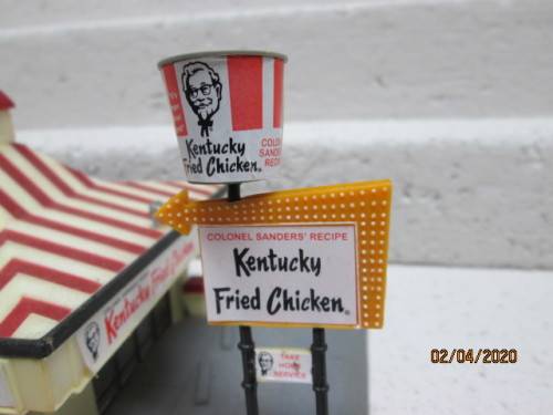 HO SCALE : KENTUCKY FRIED CHICKEN DRIVE-THROUGH - LOT 50AA