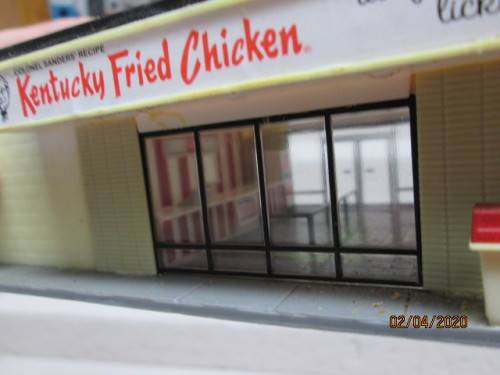 HO SCALE : KENTUCKY FRIED CHICKEN DRIVE-THROUGH - LOT 50AA