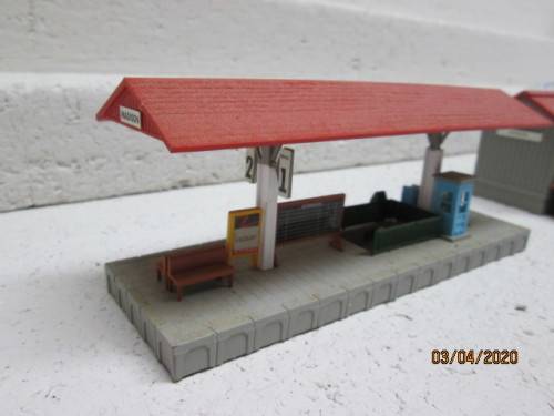 HO SCALE : BACHMANN PLATFORM STATION & FREIGHT STATION (BOXED) - LOT 119AA
