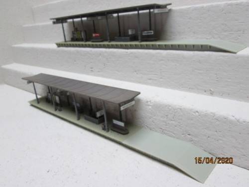 HO SCALE : FALLER x2 PLATFORMS WITH ACCESSORIES No 120191 - LOT 264AA