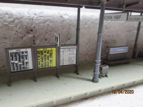 HO SCALE : FALLER x2 PLATFORMS WITH ACCESSORIES No 120191 - LOT 264AA