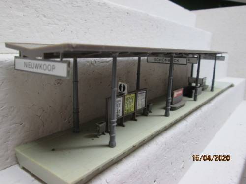 HO SCALE : FALLER x2 PLATFORMS WITH ACCESSORIES No 120191 - LOT 264AA