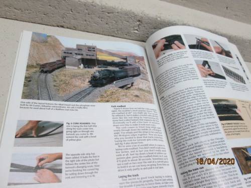 MODEL RAILROADER MAGAZINE : BASIC MODEL RAILROADING  - LOT 322AA