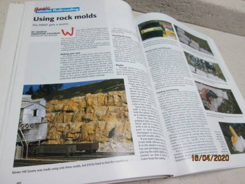 MODEL RAILROADER MAGAZINE : BASIC MODEL RAILROADING  - LOT 322AA