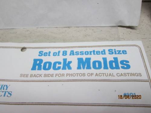HO SCALE : COLOR-RITE: SILICON ROCK MOULDS x8 - LOT 384AA
