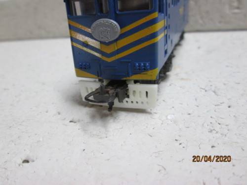 HO SCALE :  LIMA SAR REPLACEMENT WHITE COW-CATCHER  - LOT 415AA