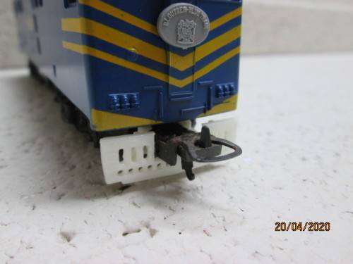 HO SCALE :  LIMA SAR REPLACEMENT WHITE COW-CATCHER  - LOT 415AA