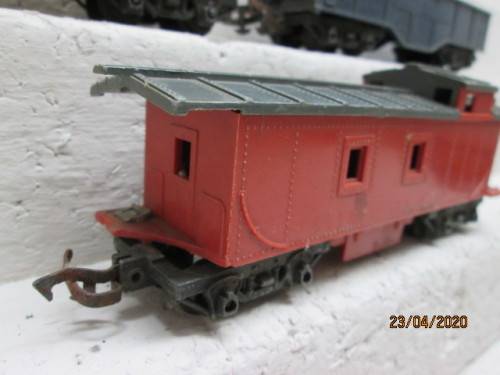 OO SCALE : TRI-ANG GOODS WAGONS x3 (MADE IN SOUTH AFRICA) - LOT 485AA