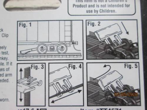 HO SCALE : WOODLAND SCENICS DUST MONKEYS x4 - LOT 592AA