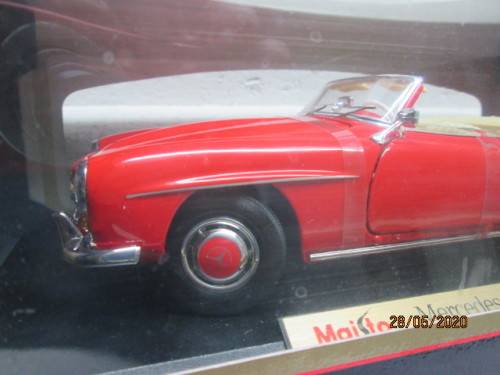 1:18 SCALE : MAISTO MERCEDES BENZ 190 SL 1955 (BOXED) - LOT 849AA