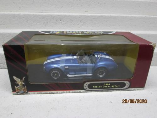 1:18 SCALE : ROAD SIGNATURE SHELBY COBRA 427S/C 1964 (BOXED) - LOT 891AA