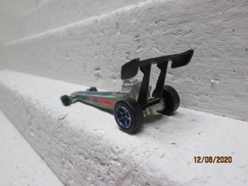 DIE CAST : HOTWHEELS DRAG RACER CAR - LOT 54BB