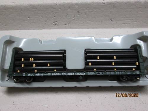 HO SCALE : ATHEARN BRITISH COLUMBIA RAILWAY 60 FT  BULKHEAD (BOXED) - LOT 90BB