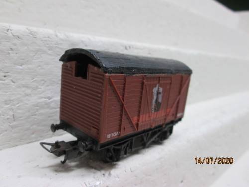 HO SCALE : LIMA MICHELIN SHORT BOX CAR - LOT 467BB
