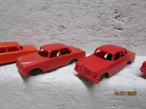 HO SCALE : LIMA MERCEDES CARS x8 - LOT 481BB
