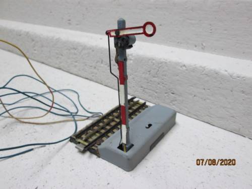 HO SCALE - MARKLIN M TRACK,ELECTRIC SIGNAL -  LOT 519BB