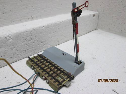 HO SCALE - MARKLIN M TRACK,ELECTRIC SIGNAL -  LOT 519BB