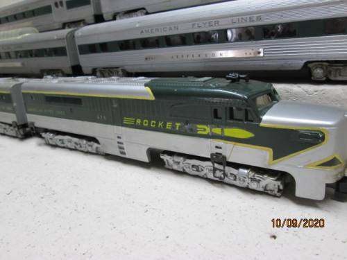 S SCALE : AMERICAN FLYER : DIESEL LOCOMOTIVES  WITH X4 PASSENGER COACHES - ROCKET SET