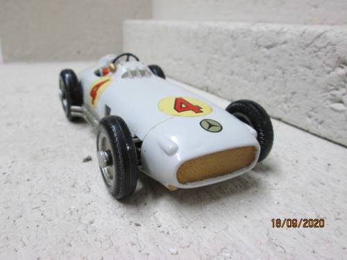 1:24 SCALE : MERIT RACING CAR - 1955 GP MERCEDES BENZ - BOXED