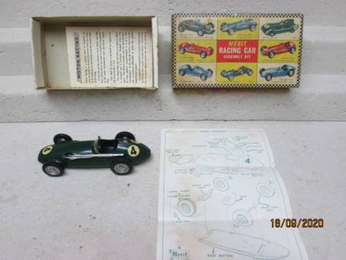 1:24 SCALE : MERIT RACING CAR - GP BRM 1956 - BOXED