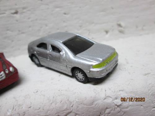 HO SCALE : ENTRY LEVEL CARS X5