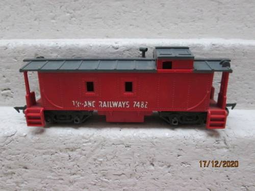 OO SCALE : TRI-ANG : CABOOSE (MADE IS SOUTH AFRICA)