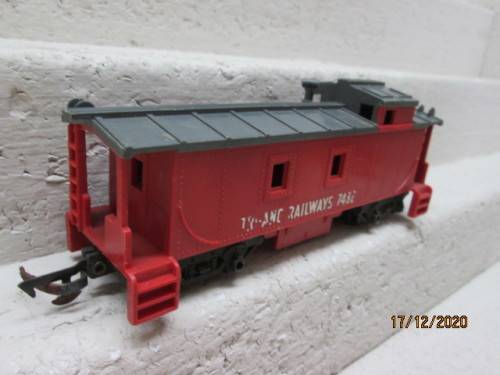 OO SCALE : TRI-ANG : CABOOSE (MADE IS SOUTH AFRICA)