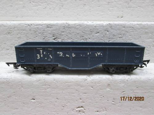 OO SCALE : TRI-ANG : BLUE OPEN GOODS  (MADE IS SOUTH AFRICA)