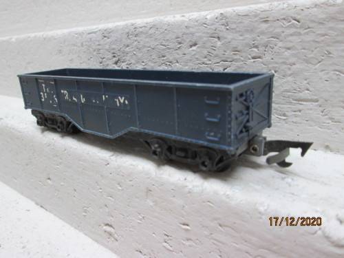 OO SCALE : TRI-ANG : BLUE OPEN GOODS  (MADE IS SOUTH AFRICA)