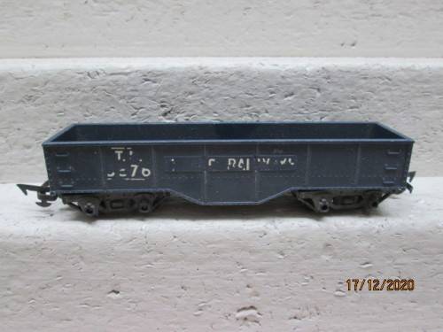OO SCALE : TRI-ANG : BLUE OPEN GOODS  (MADE IS SOUTH AFRICA)
