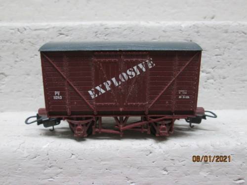 HO SCALE : LIMA : SAR EXPLOSIVE SHORT BOX CAR