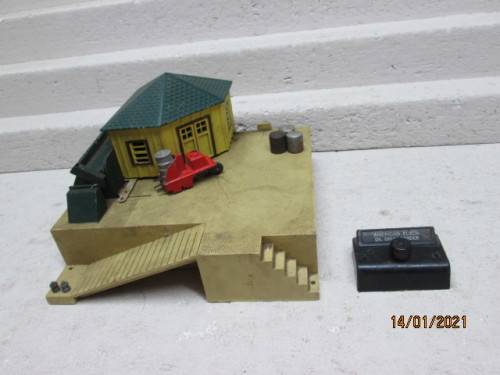 S SCALE : AMERICAN FLYER : OIL DRUM LOADER