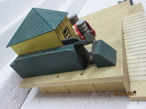 S SCALE : AMERICAN FLYER : OIL DRUM LOADER